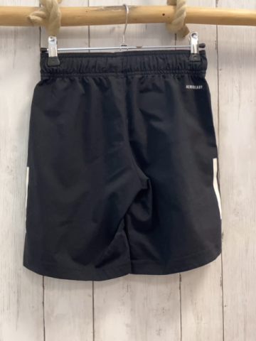 Adidas  Sportshorts  Gr. 140  schwarz weiße Seitenstreifen + Schrift + Label 
