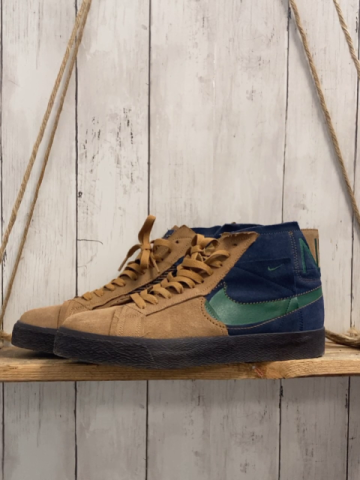 Nike Schuhe Gr. 42,5  braun blau grün
