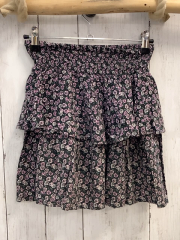   Rock Gr. 134  schwarz Blumen gesmokter Bund 