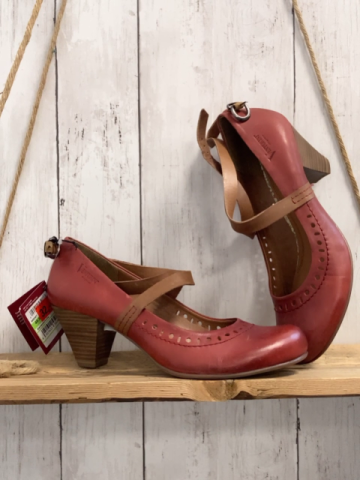 neu  Schuhe Gr. 40  rot Absatz NP 49,99€ reduziert auf 32€