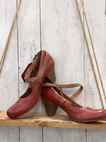 neu  Schuhe  Gr. 40  weinrot brauner Riemen 