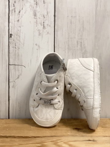 Michael Kors  Babyschühchen Gr. 18  weiß hellgraue Buchstabe MK