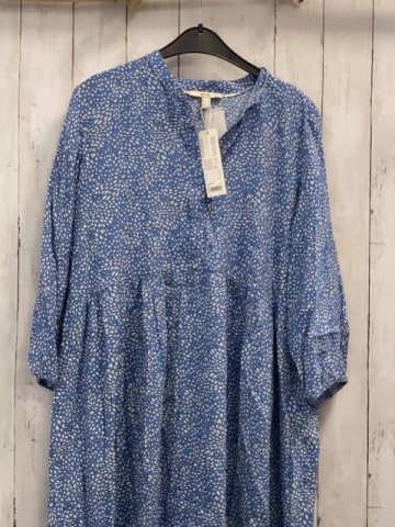neu Esprit  Kleid  Gr. 38  hellblau weißer Druck 