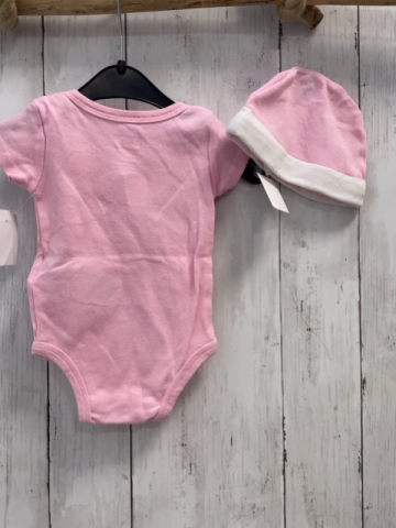 neu Levis 2tlg  Body + Mütze  Gr. 68  rosa Schrift 