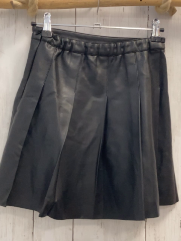 Zara  Rock Gr. 122  schwarz lederopitk 