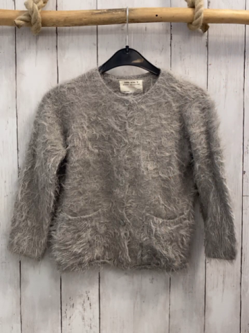 Zara  Strickjacke  Gr. 116  grau flusig 