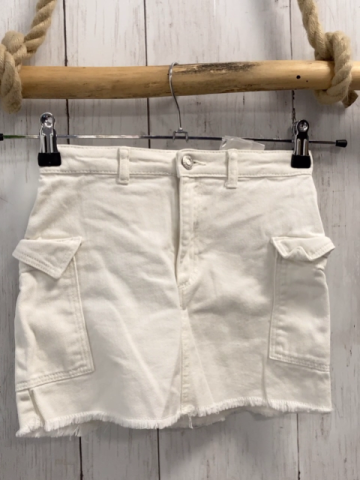 H&M  Shorts  Gr. 134  weiß Fransensaum Bund verstellbar 