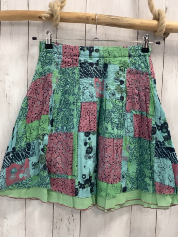 No No  Rock  Gr. 152  mint hellgrün altroQuadrate mit Blumen 