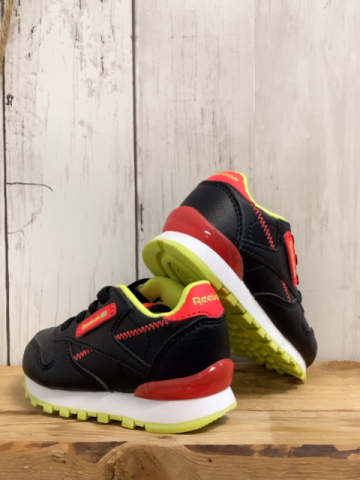 neu Reebok  Schuhe  Gr. 19,5  schwarz hellrote Ferse + nähte hellgrüne Sohle + Bund 