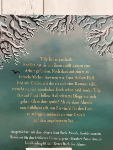   Buch Nacht über Fost Hollow Hall 