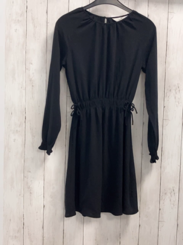 H&M Kleid  Gr. 158  schwarz im Gürtelbereich gesmokt 