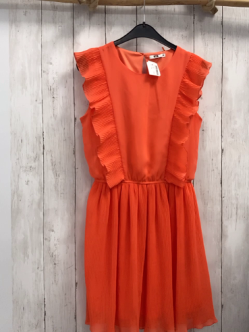 We Kleid Gr. 146  orange Plissee