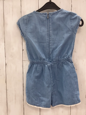 Friboo  Playsuit  Gr. 98  blau Jeans weiße Strickerei weißer Bommelbund 
