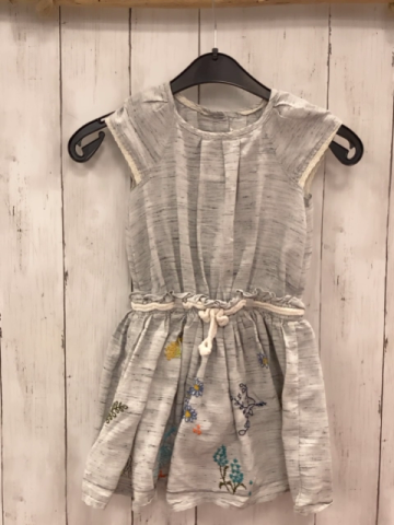 Next  Kleid  Gr. 98  hellgrau grau meliert Rock mit gestickten Blumen 