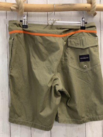 Quiksilver  Shorts  Gr. 152  oliv orangeStreifen weiße Nähte 