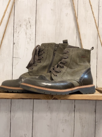 S´Oliver  Boots  Gr. 40  sand mit lochmuster 