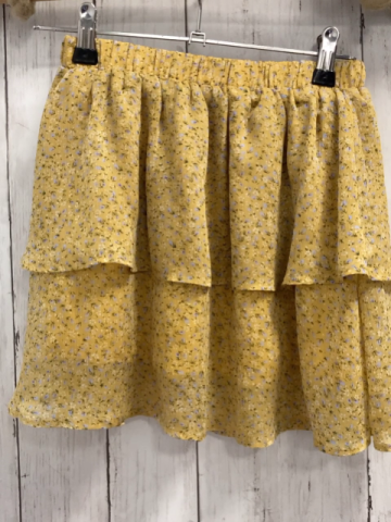   Rock Gr. 134  gelb Rüschen mit lavendel + weißen Blumen 