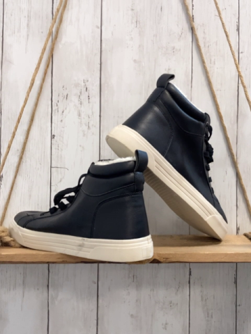   Boots Gr. 41  schwarz weißes Plüschfutter 