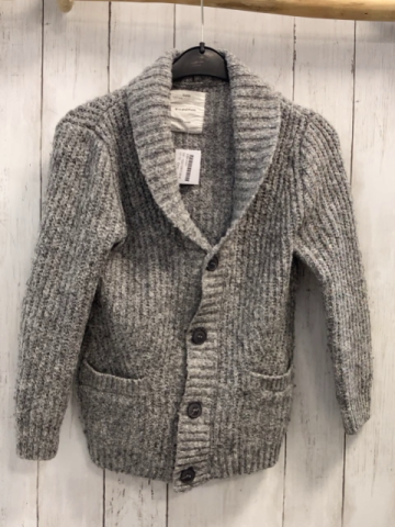 Zara  Strickjacke  Gr. 122/128  hellgrau rippen großer Kragen