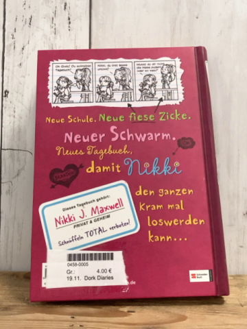 Dork Diaries  Buch Nikkis falbelhafte Welt 