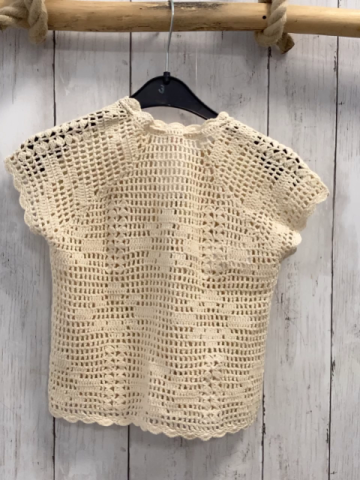 Bonpoint  Weste  Gr. 104  beige gehäkelt