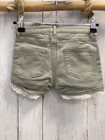 H&M  Shorts  Gr. 122  sand weißer Spitzensaum Bund verstellbar 