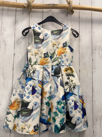  Kleid  Gr. 116  weiß bunte Blätter Blüten Schmetterlinge 