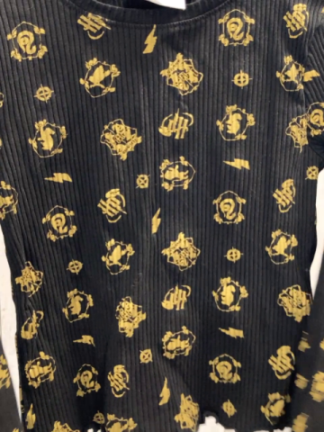  Langarmshirt  Gr. 134  schwarz Rippen goldene Wappen Harry Potter 