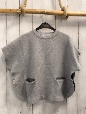 Okaidi Poncho  Gr. 140  hellgrau Strick