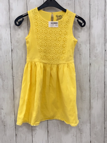   Kleid  Gr. 116  gelb Blumenhäkelei 