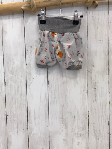 Hans Natur  Shorts  Gr. 56  hellgrau Füchse Blumen 