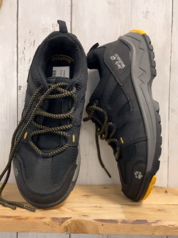 Jack Wolfskin  Schuhe  Gr. 36  schwarz mit schwarz gelben Schnürsenkeln