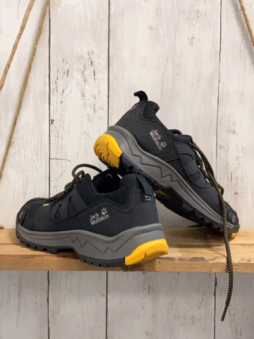 Jack Wolfskin  Schuhe  Gr. 36  schwarz mit schwarz gelben Schnürsenkeln