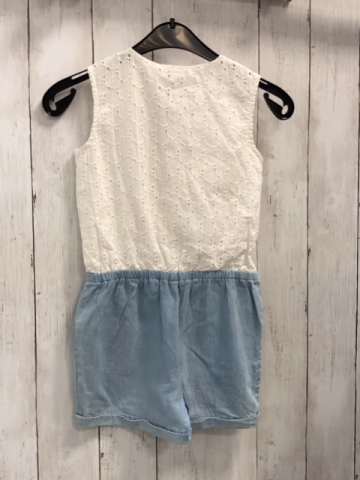 neu Esprit  Playsuit Gr. 104  weißes Oberteil mit Lochmuster Jeansshorts 