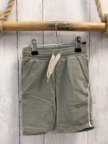 Staccato  Shorts  Gr. 86  kiwi weißer Setienstreifen 