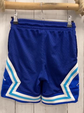 Jordan  Sportshorts  Gr. 128  blau mit Lochmuster + weiß hellblaue Streifen weiße Kordel 