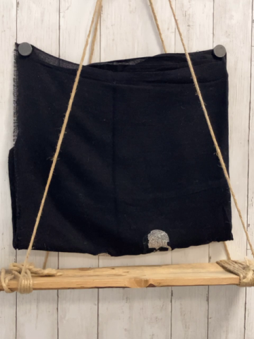 neu  Schaltuch  schwarz Totenköpfe + Knochen aus schwarz silber Steinen 