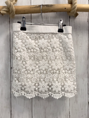 H&M  Rock Gr. 98  weiß Überrock mit Blumenhäkelei 