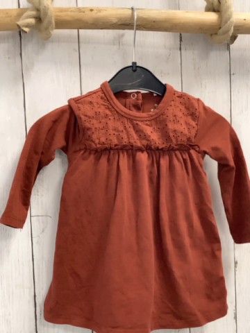   Kleid  Gr. 74  braun Lochstickerei Rüschen