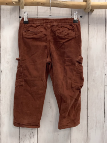 Zara  Hose  Gr. 98  braun Feinkord aufgesetzte Taschen Gummizgugbund 