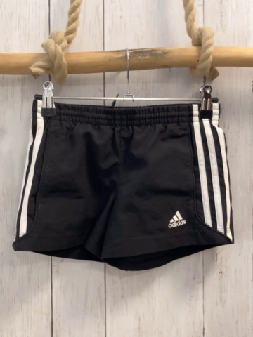 Adidas  Sportshorts  Gr. 116  schwarz weiße Seitenstreifen