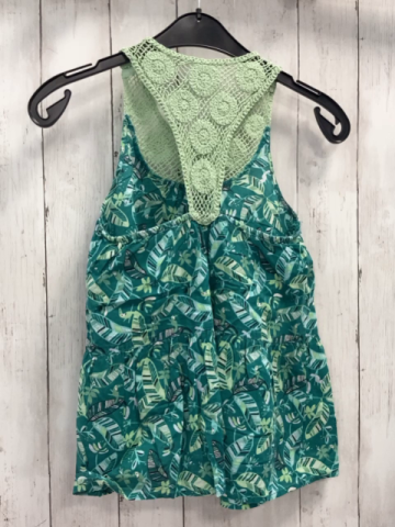   Sommerbluse  Gr. 140  grün bunte Blätter mint Häkeloberteil 