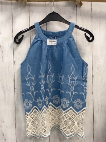   Sommverbluse  Gr. 152  hellblau Jeans weiße Stickerei + Saum mit Lochstickerei 