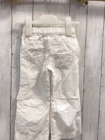 Marks & Spencer  Hose  Gr. 92  weiß aufgesetzte Taschen 