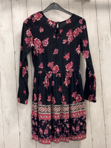  Kleid Gr. 140  schwarz große Blumen