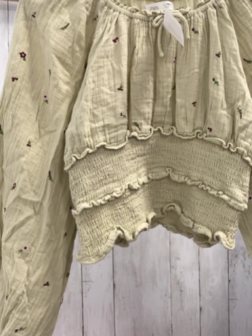 Zara  Bluse  Gr. 158  mint Struktur gestickte Blumen 