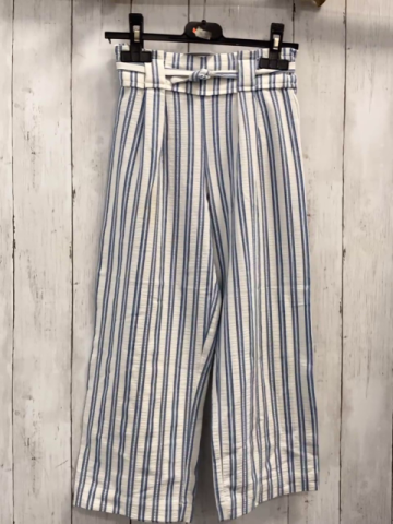 Zara  Hose  Gr. 122  weiß blaue Streifen Sruktur 