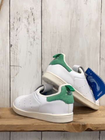 neu Adidas  Schuhe  Gr. 27  weiß grüne Ferse San Smith 