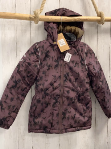 neu Mikk-line  Winterjacke  Gr. 128  aubergine schwarz grauer Druck mit Waldtieren und Tannen NP 89,95 