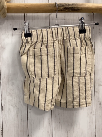 Zara  Shorts  Gr. 104  beige dunkelgraue Streifen Gummizugbund 